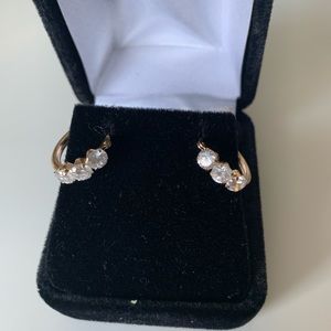 Beautiful 14k gold earrings.